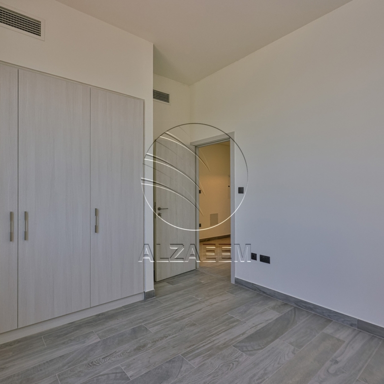 Single Row CORNER | Premium and High End Location