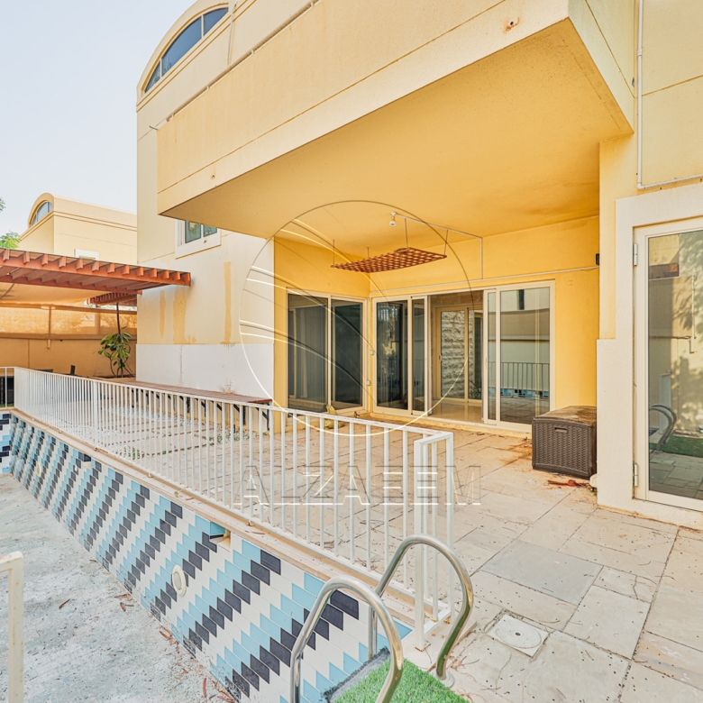 √ Private Pool | Type A | Tenanted | CORNER √