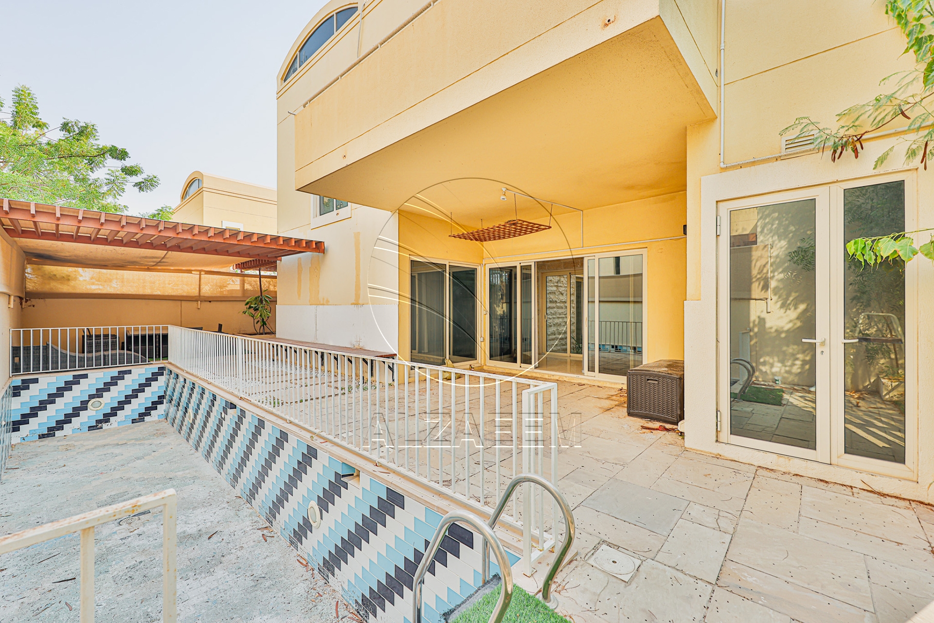 √ Private Pool | Type A | Tenanted | CORNER √