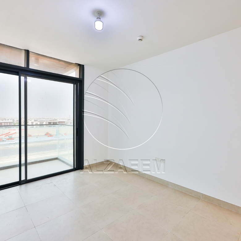 HOT DEAL! Corner Unit – Partial Sea View | Parking