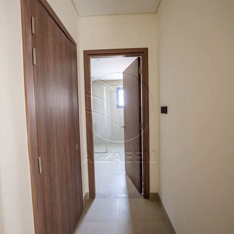 Single Row Villa | Huge Plot | Ready for Occupancy