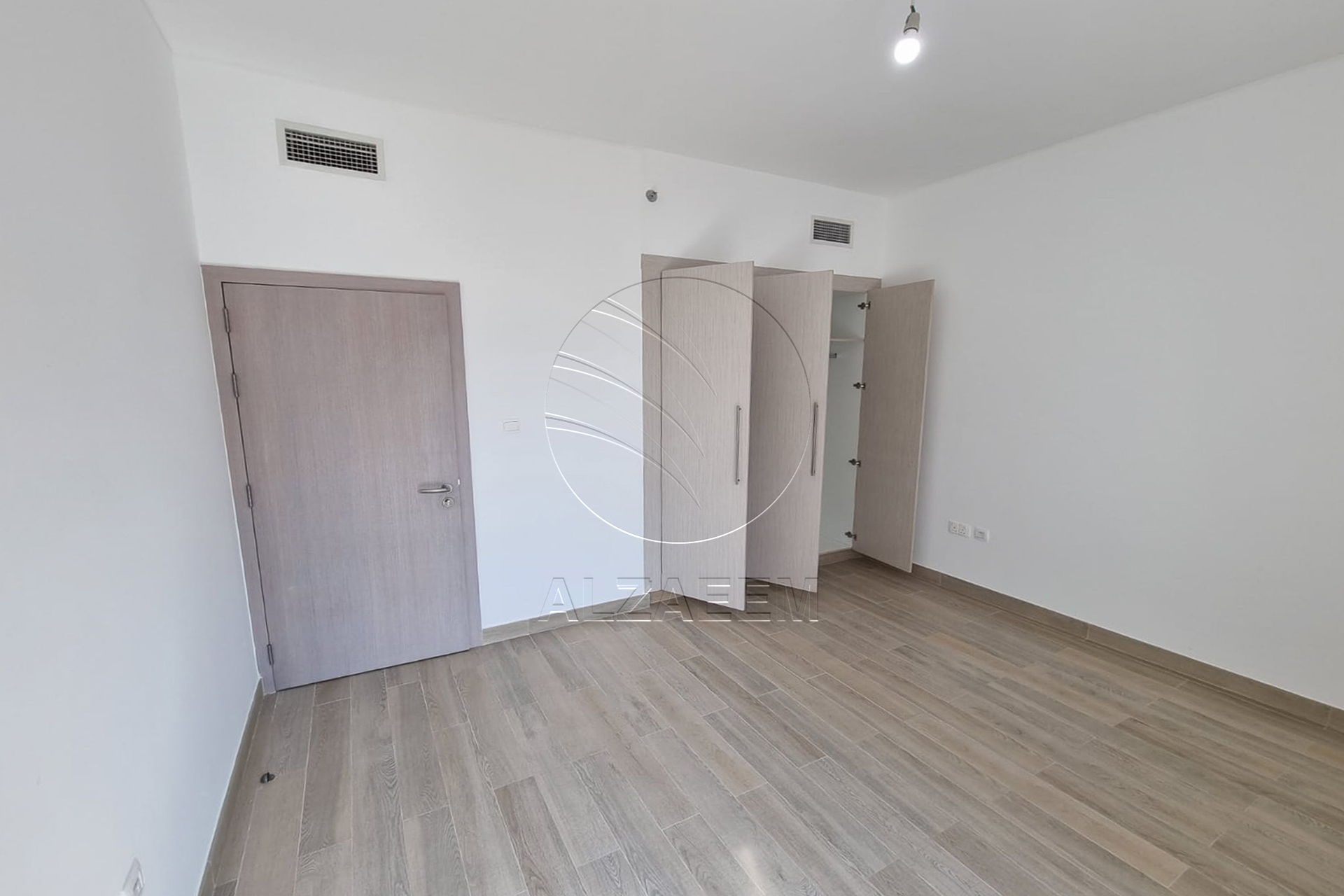 VACANT! Furnished Unit | Mid Level
