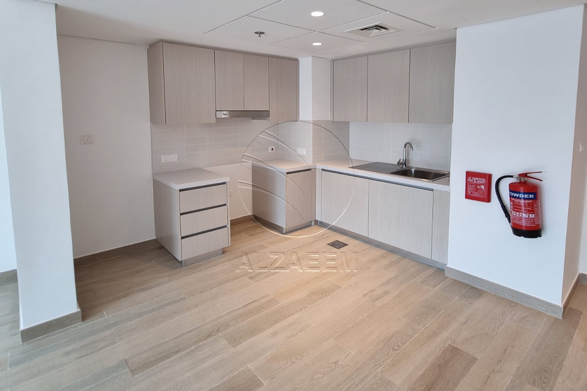 VACANT! Furnished Unit | Mid Level