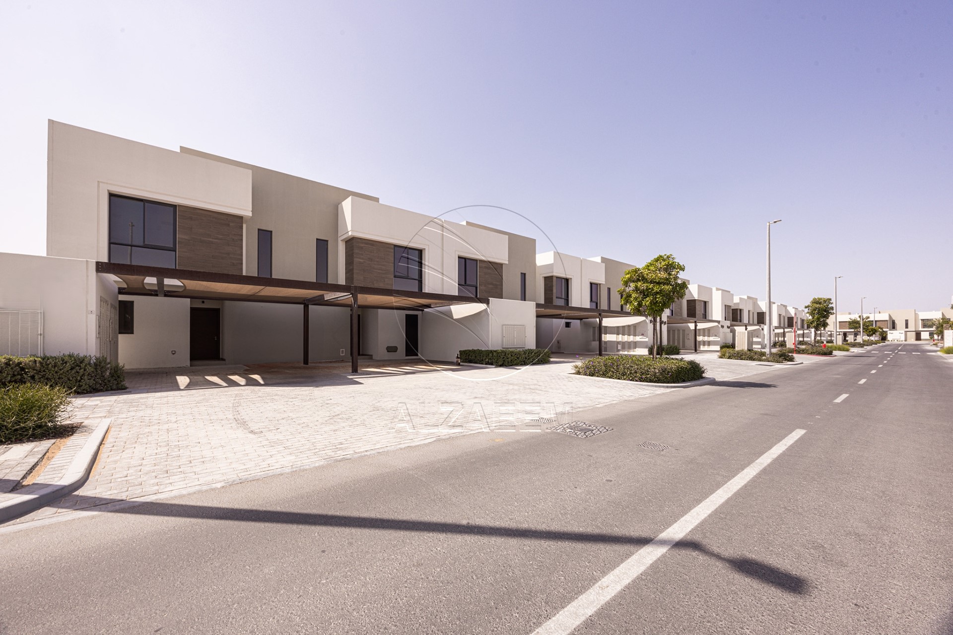 VACANT! 3BR TH | Prime Location | Modern Design