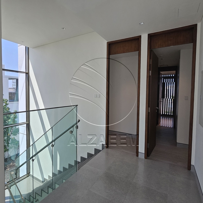 Stunning Location | 4BR+M+D | Vacant Soon!