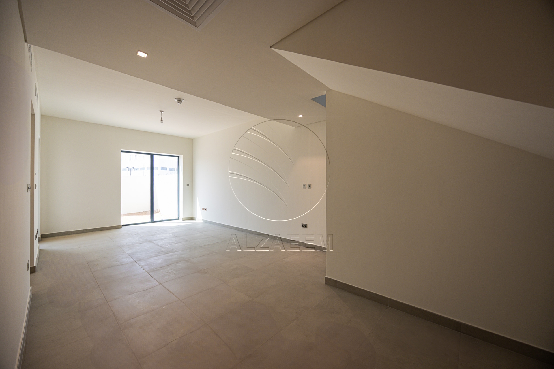 VACANT! 3BR TH | Prime Location | Modern Design