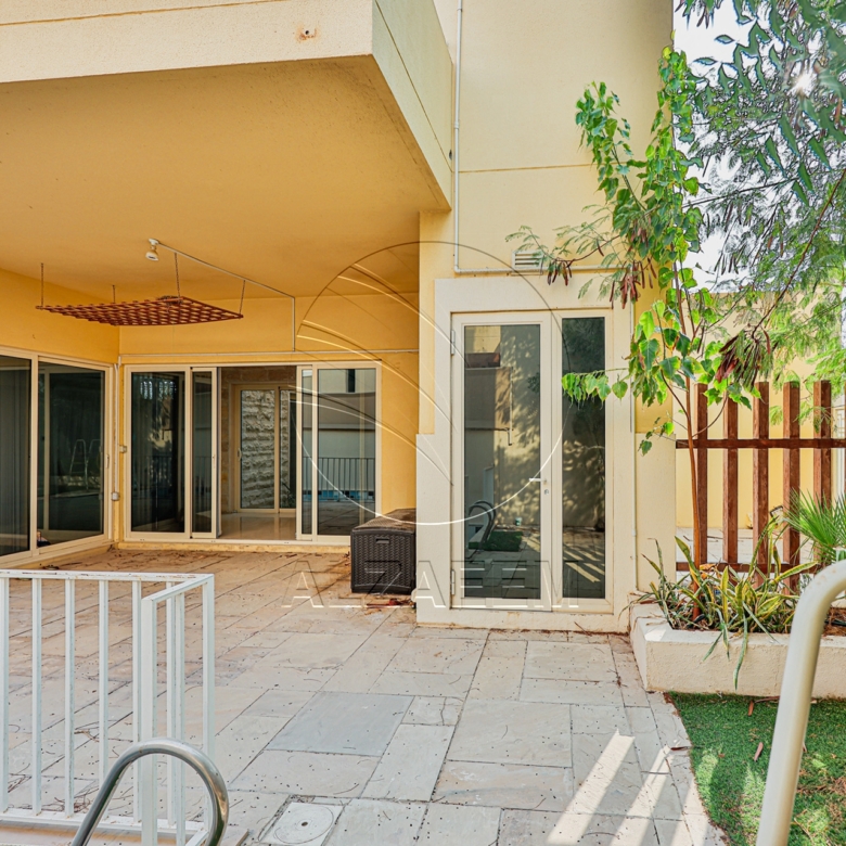 √ Private Pool | Type A | Tenanted | CORNER √