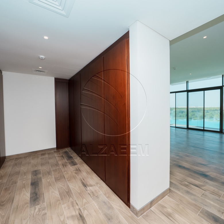 √Seafront VIP Villa | Single Row Corner Big Plot√
