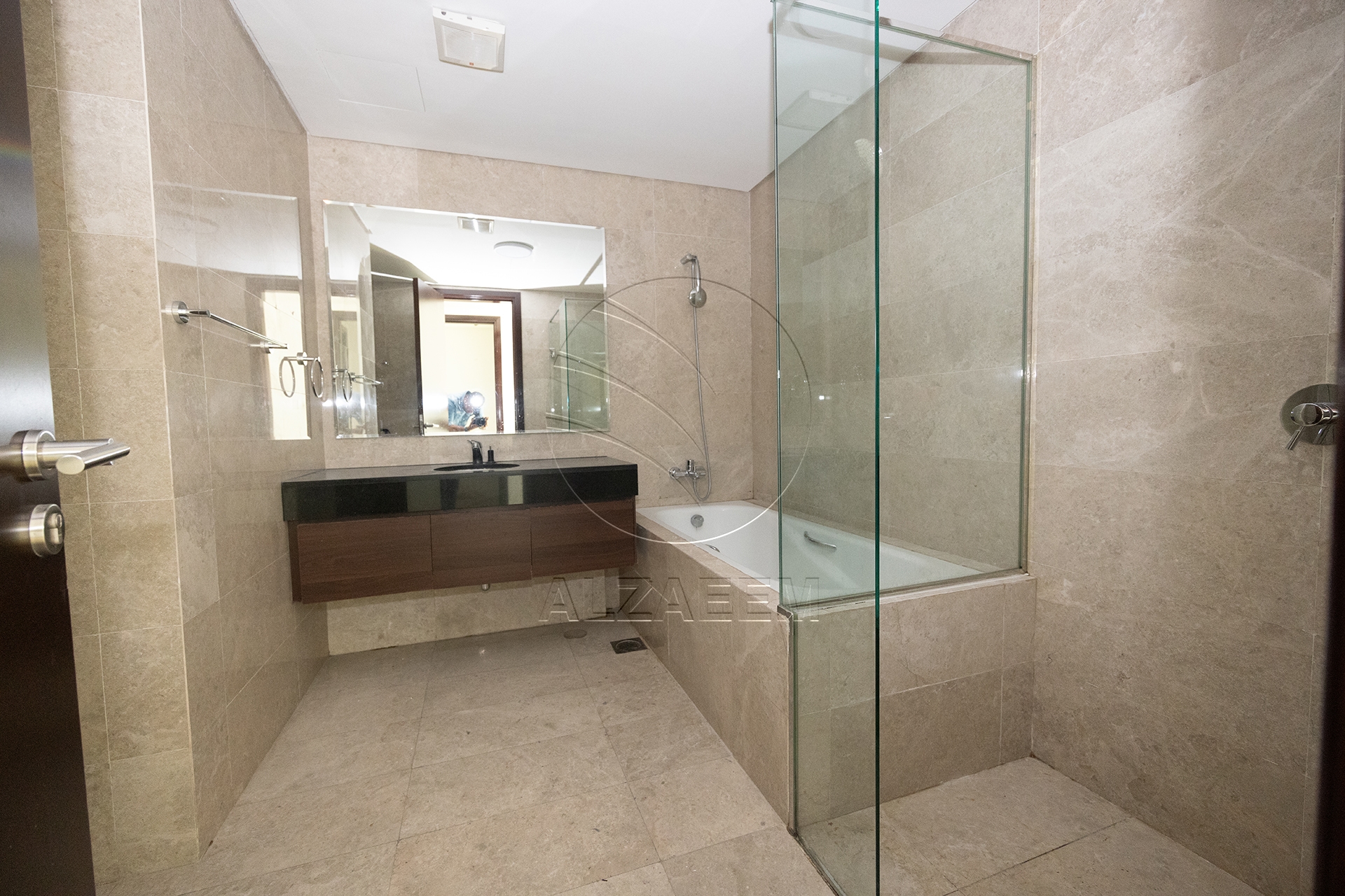 Vacant | High Level ! 3BR + Maid | Sea View