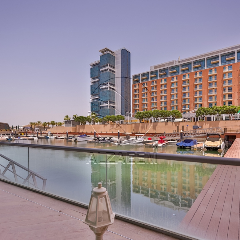 Waterfront | Spacious Deck overlooking the Marina