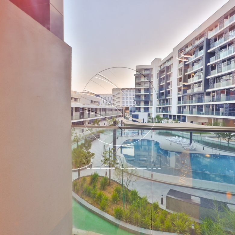 √Furnished | Middle Floor | Prime Location√