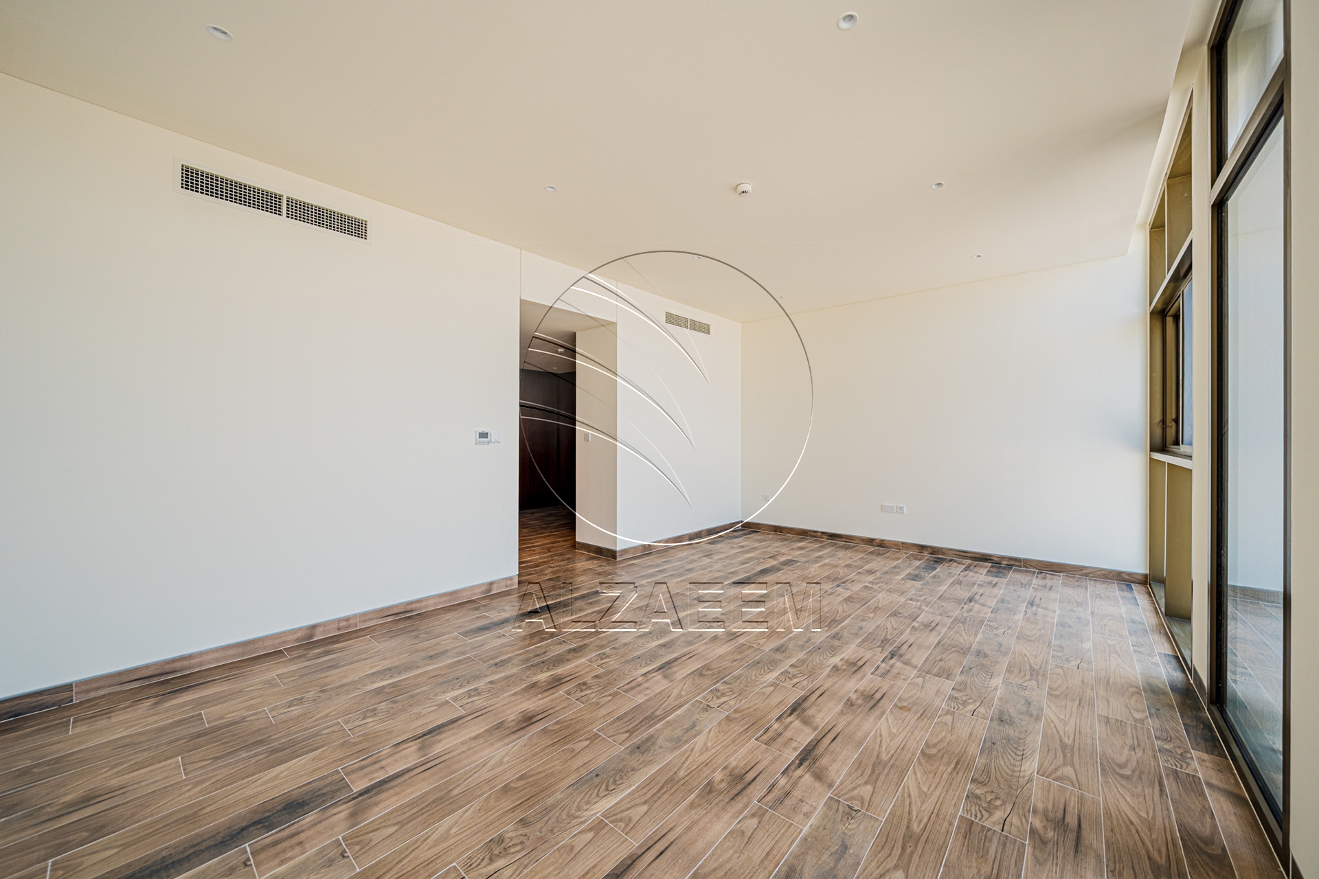 VACANT Exclusive V-5 SELECT | Partial Sea View