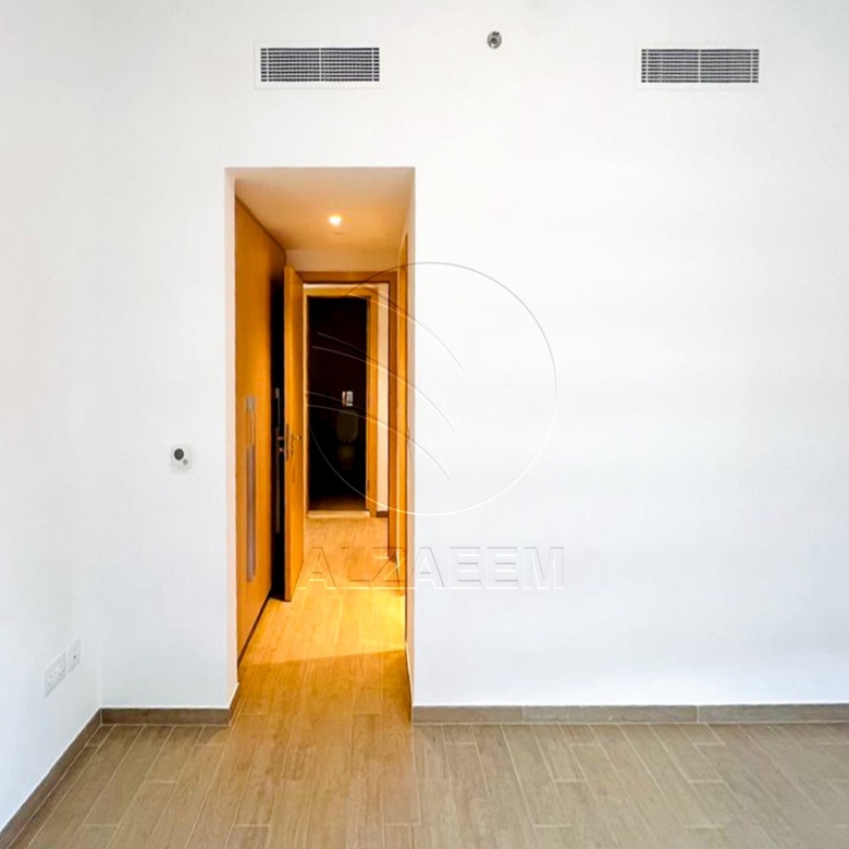 VACANT | High Floor | Partial Sea and Golf view