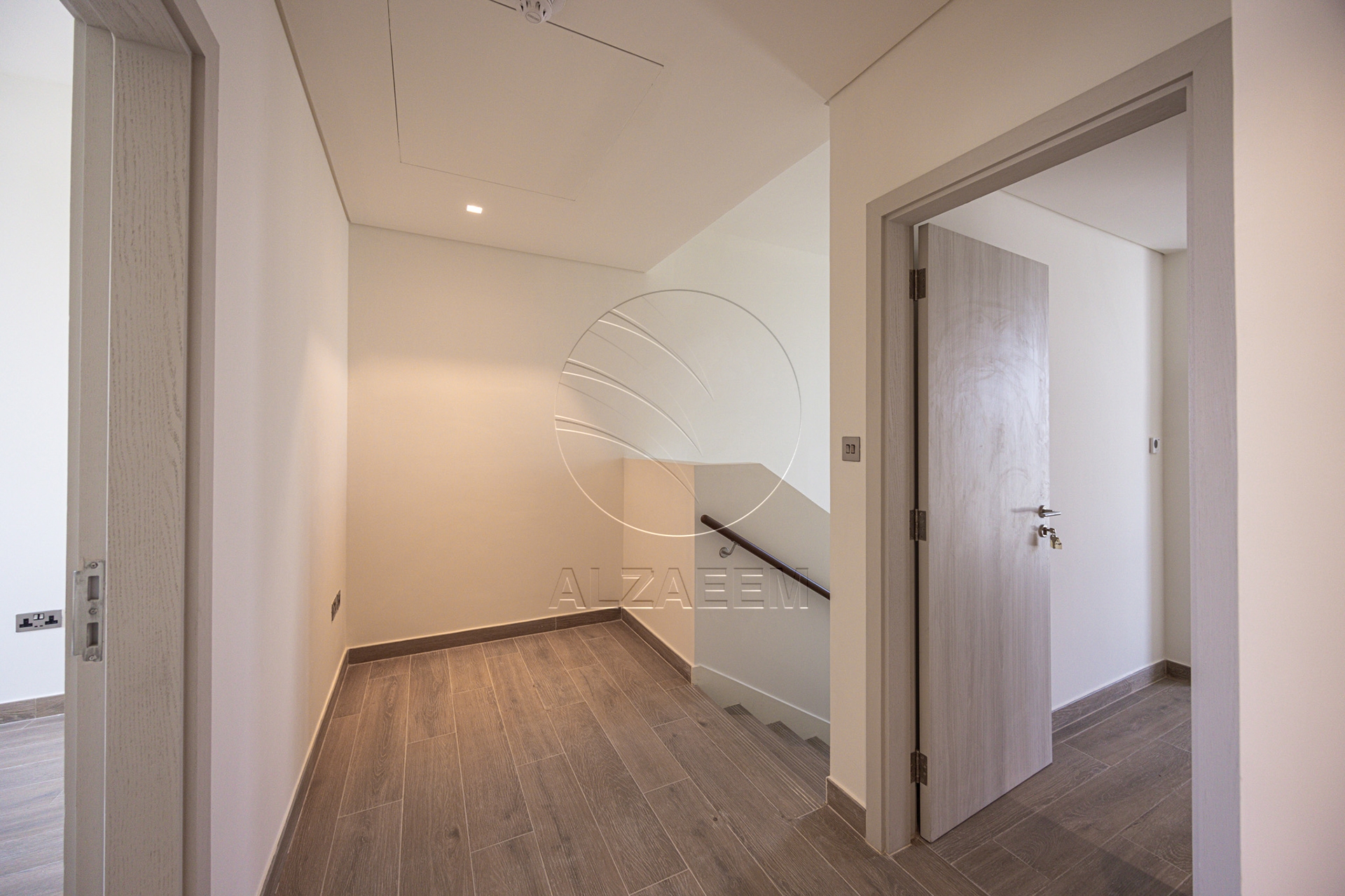 VACANT! 3BR TH | Prime Location | Modern Design