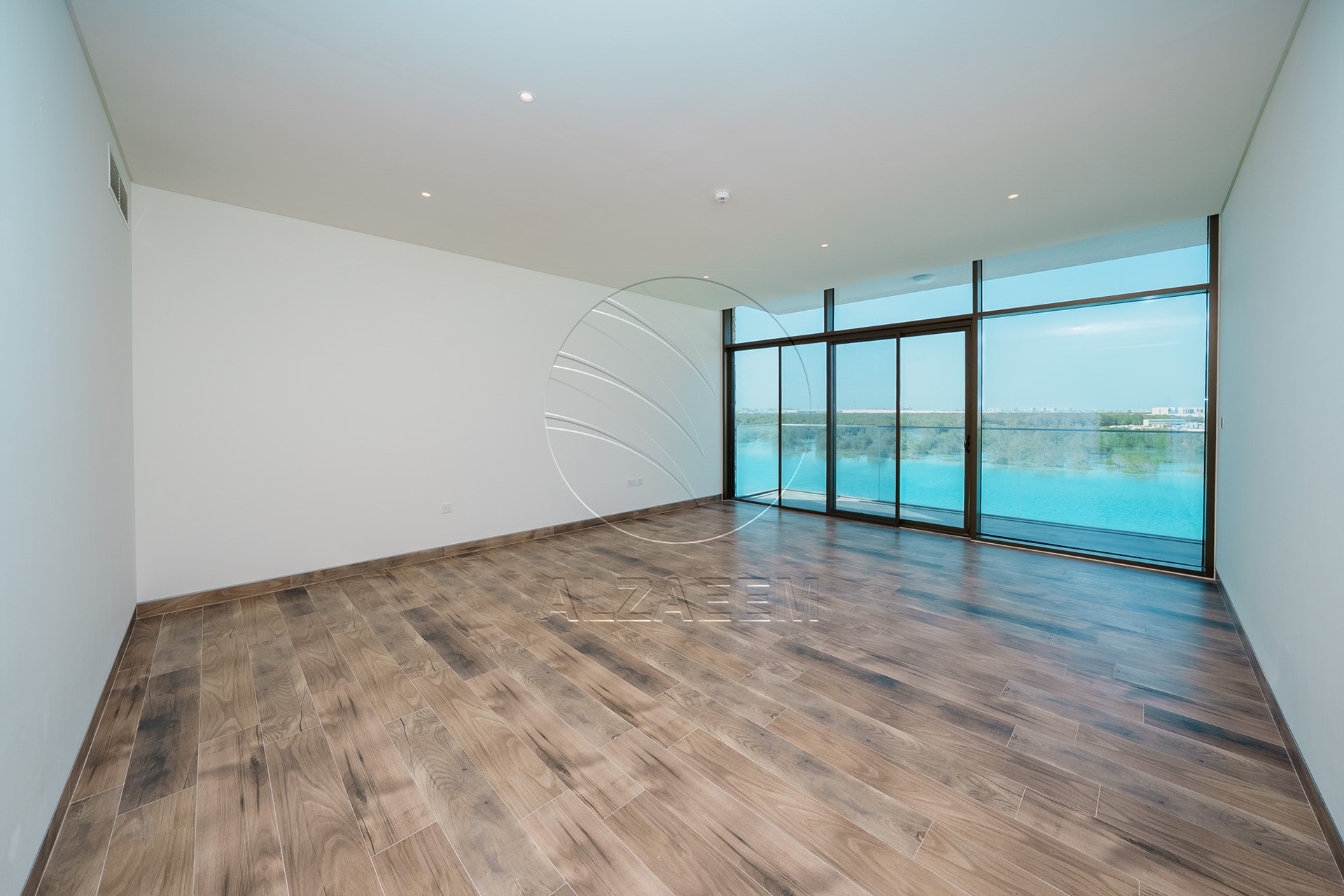 √Seafront VIP Villa | Single Row Corner Big Plot√