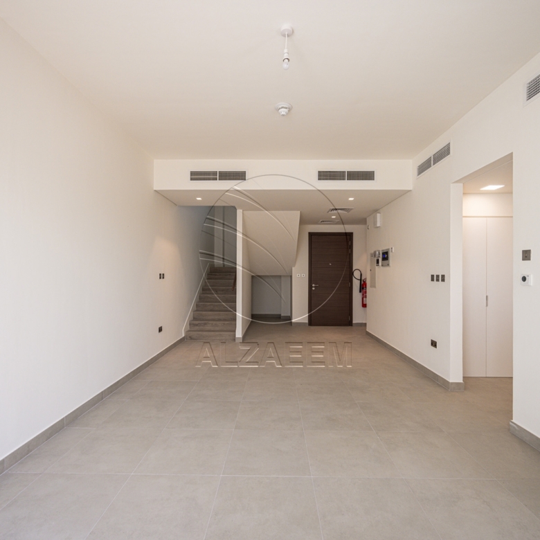 VACANT 3BR TH | Prime Location | FURNISHED!