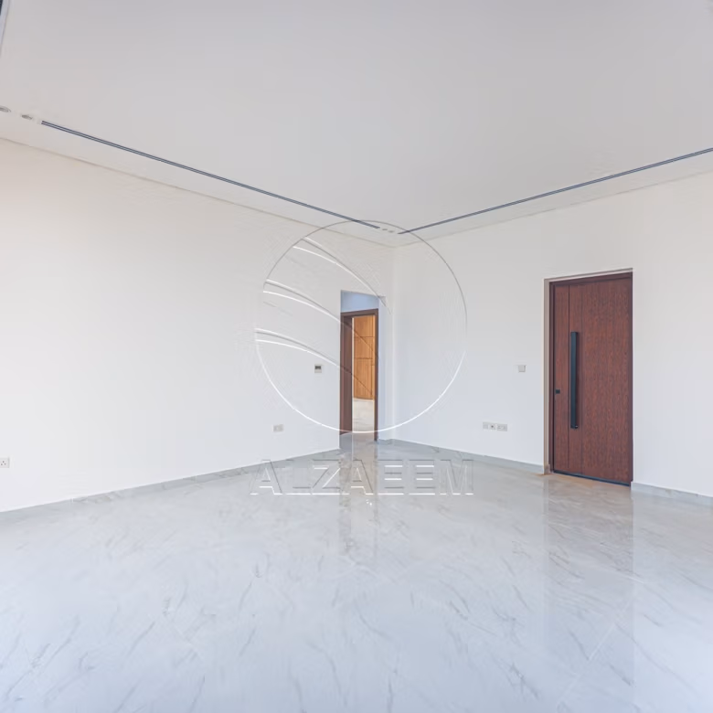 Corner | High Quality Finishing| High Ceiling