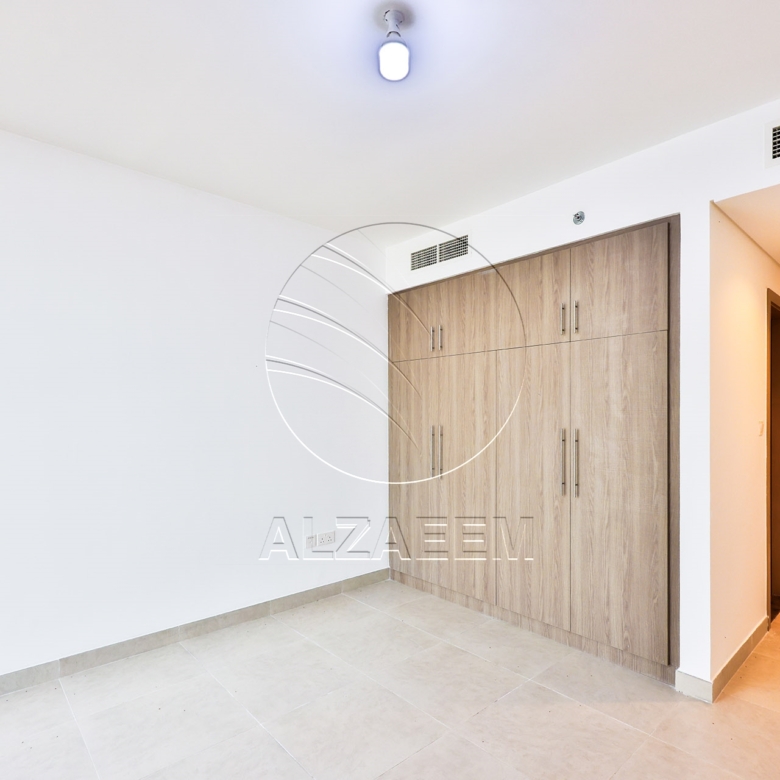 HOT DEAL! Corner Unit – Partial Sea View | Parking