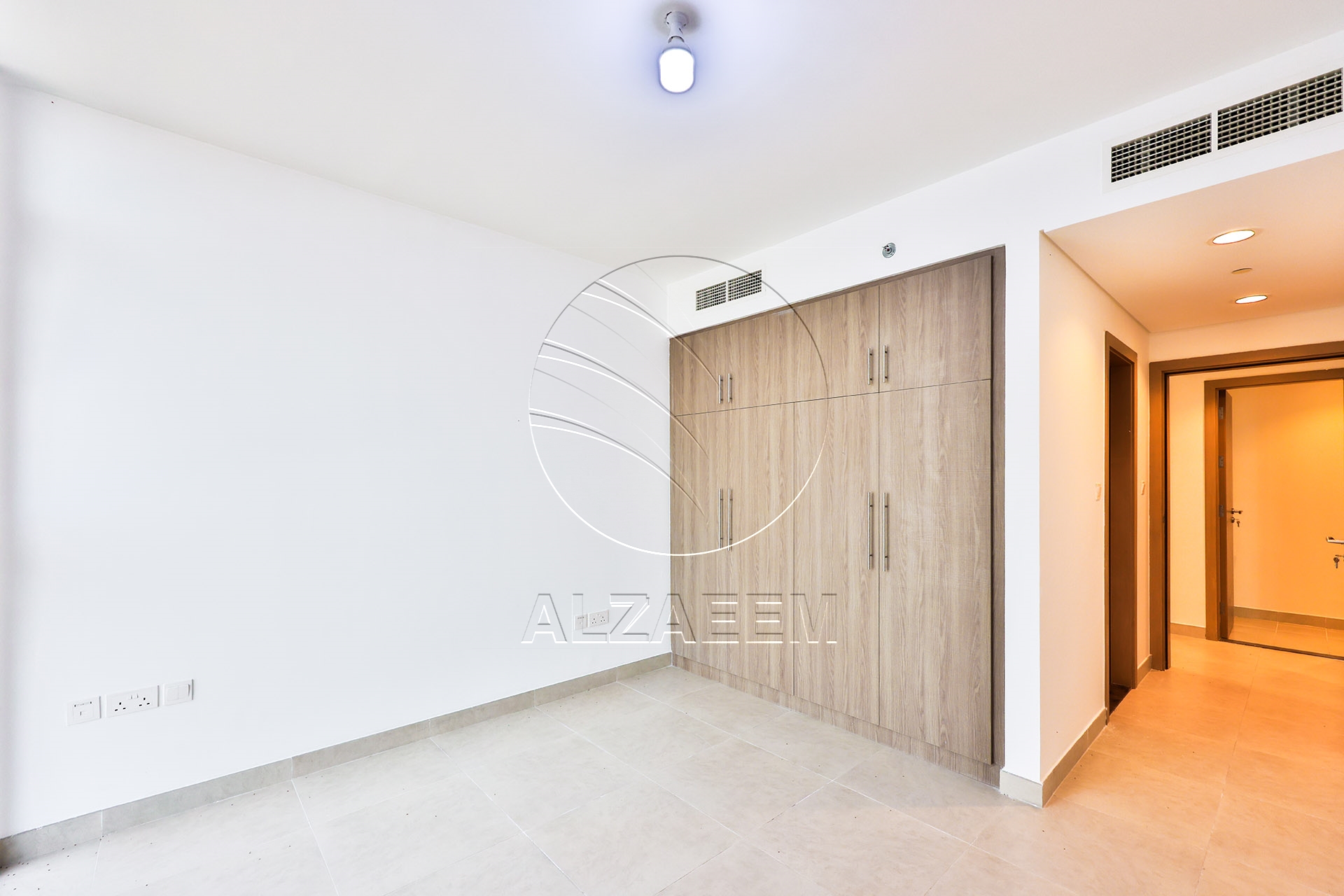 HOT DEAL! Corner Unit – Partial Sea View | Parking