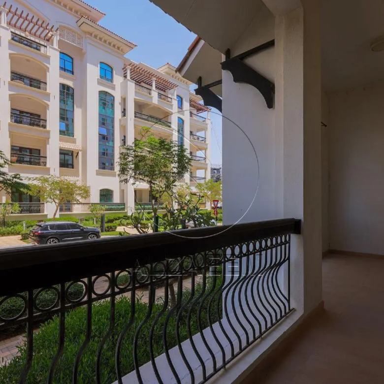 Big Terrace Near Amenities Up to 4 Payments 1