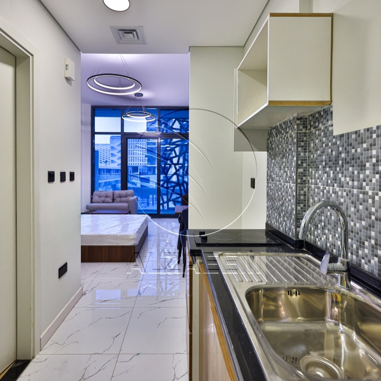 √Furnished | Middle Floor | Prime Location√