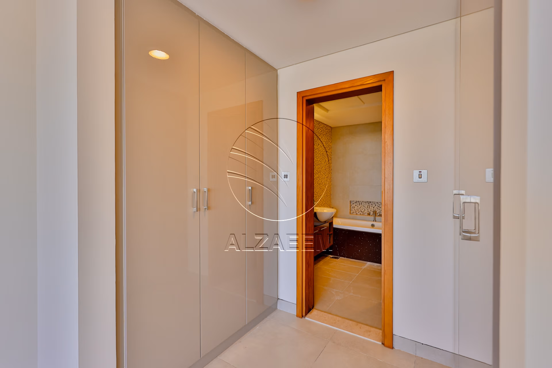 √ Luxurious Sea View Simplex Townhouse | VACANT √
