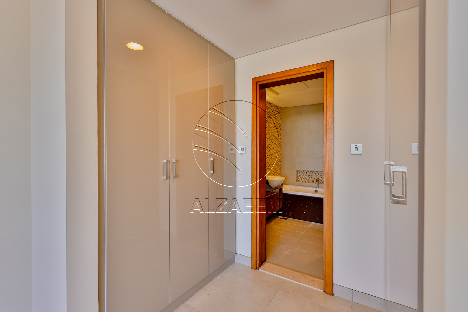 √ Luxurious Sea View Simplex Townhouse | VACANT √