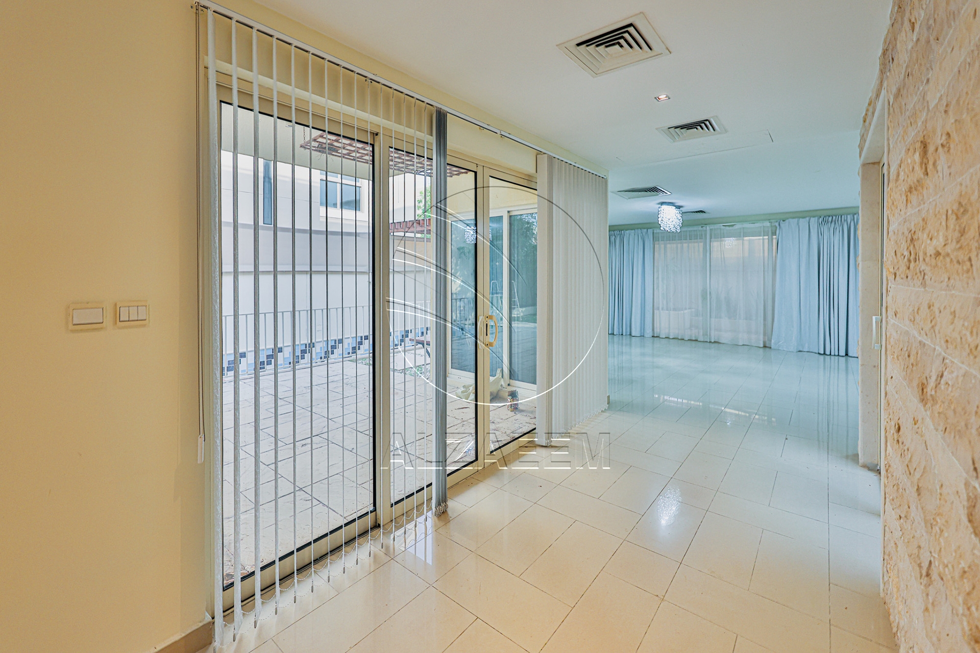 √ Private Pool | Type A | Tenanted | CORNER √