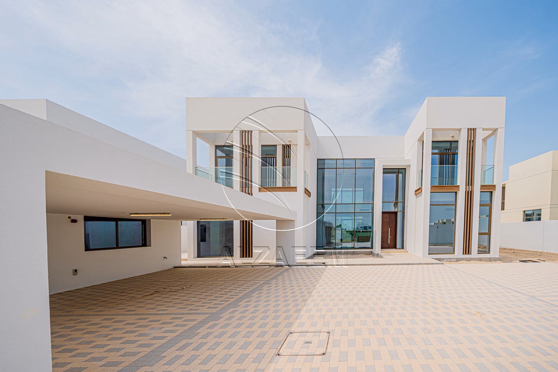 √VACANT Exclusive V-5 SELECT | Partial Sea View√
