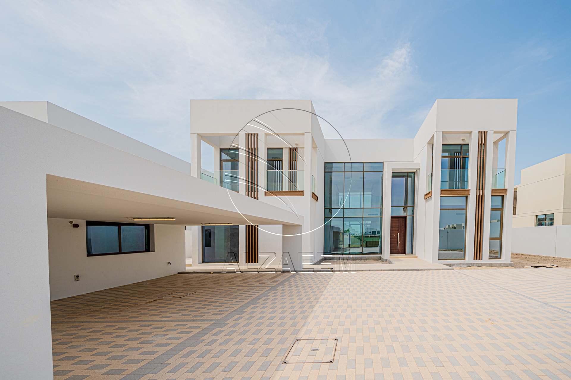 VACANT Exclusive V-5 SELECT | Partial Sea View