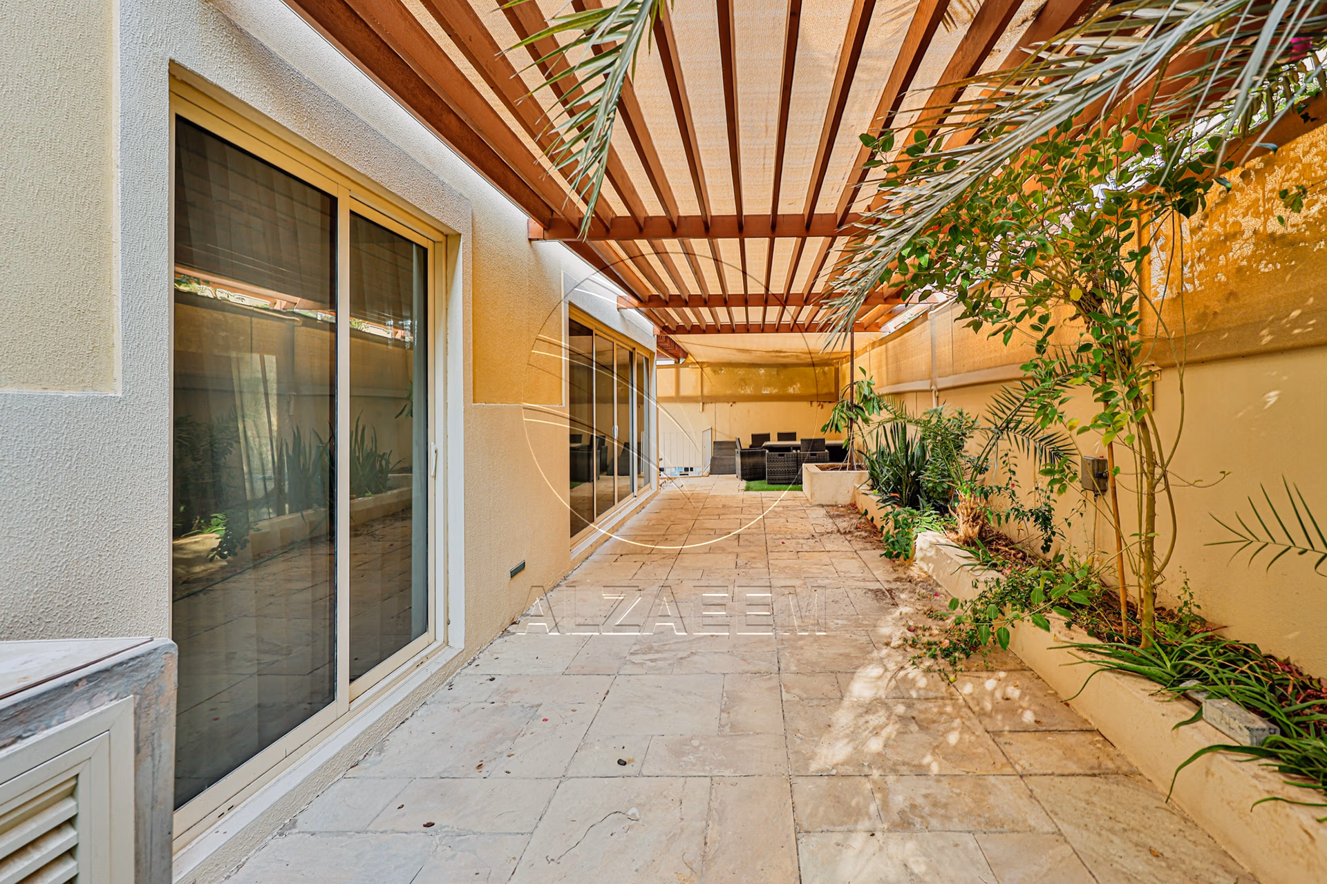 √ Private Pool | Type A | Tenanted | CORNER √