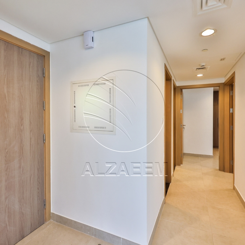 HOT DEAL! Corner Unit – Partial Sea View | Parking