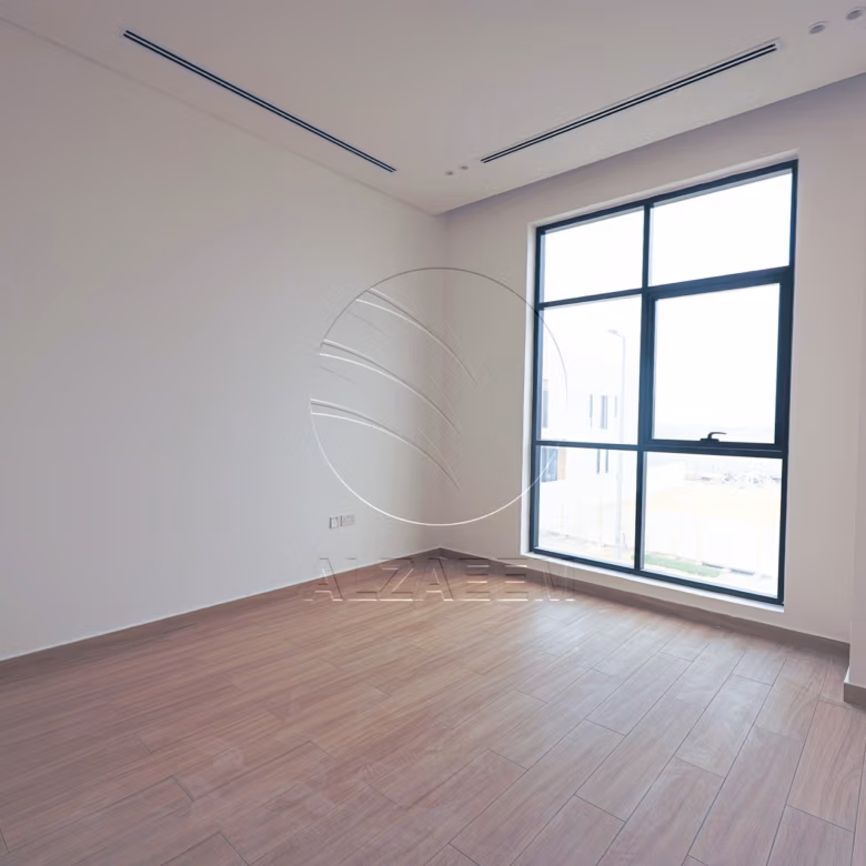 Corner | High Quality Finishing| High Ceiling