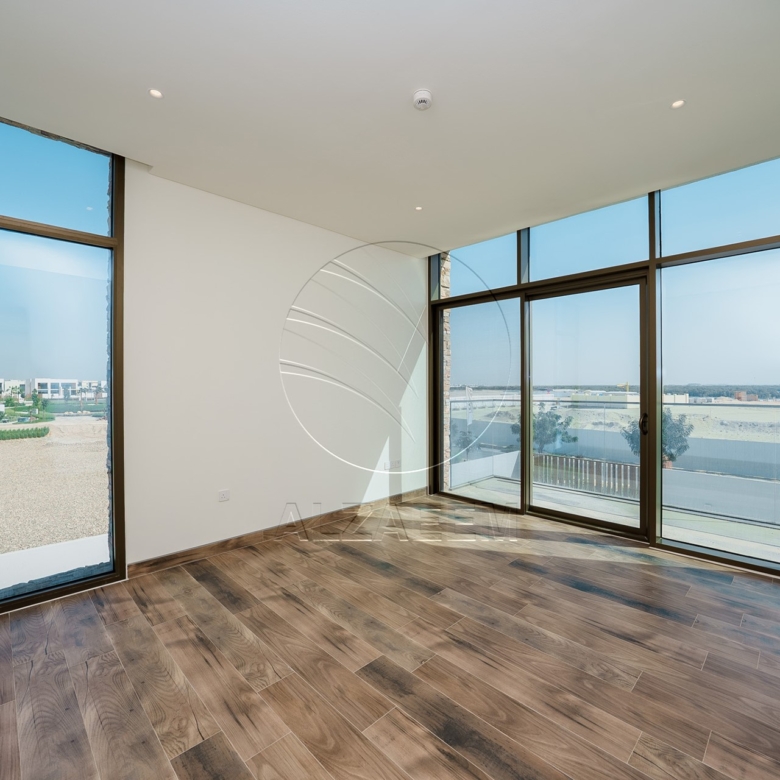 √Seafront VIP Villa | Single Row Corner Big Plot√