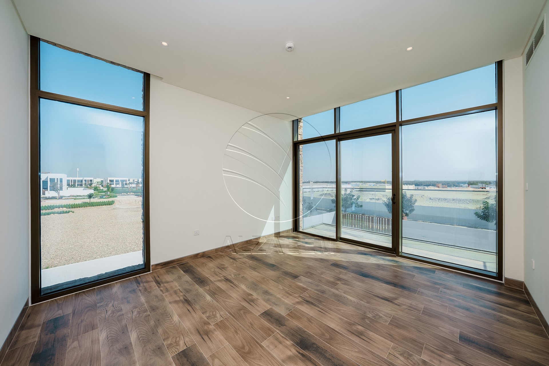 √Seafront VIP Villa | Single Row Corner Big Plot√