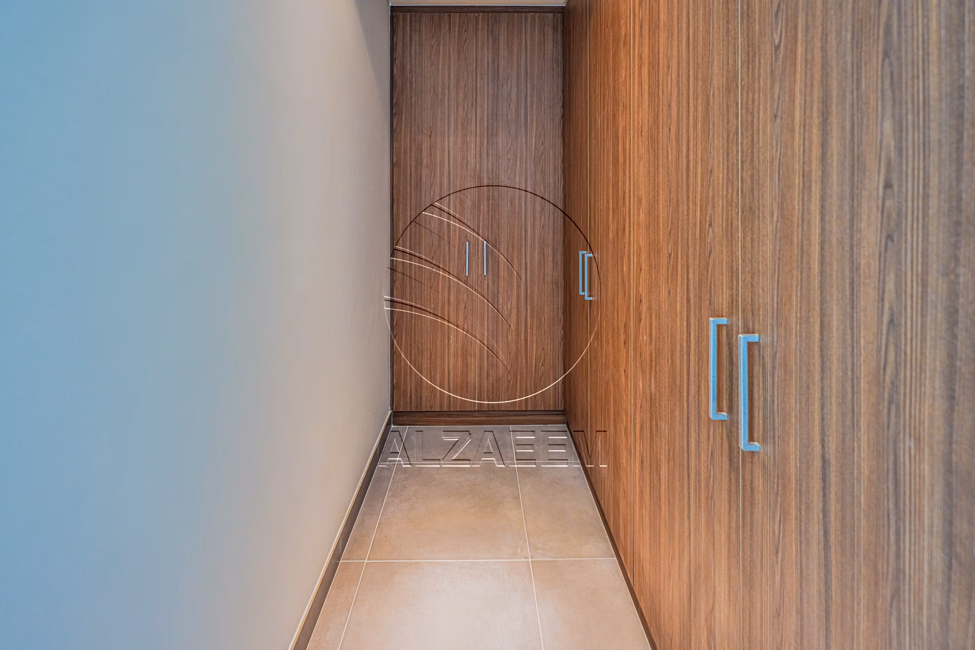 √ HOT! Single Row – Mid Unit | VACANT √