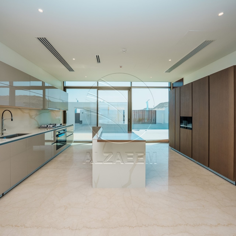 √Seafront VIP Villa | Single Row Corner Big Plot√