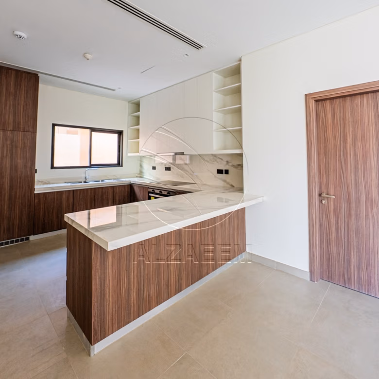 Single Row Villa | Huge Plot | Ready for Occupancy