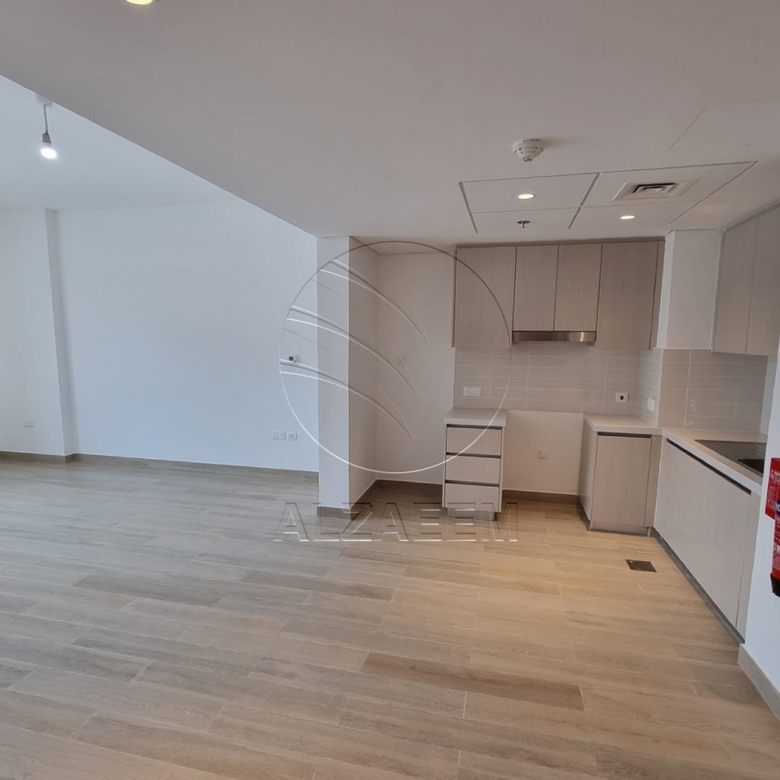 VACANT! Furnished Unit | Mid Level