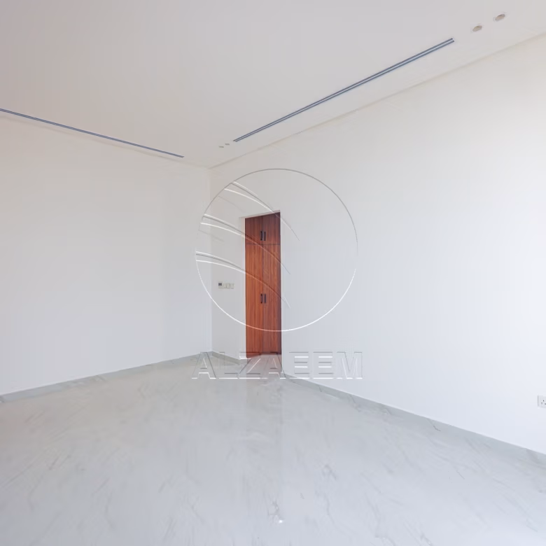 Corner | High Quality Finishing| High Ceiling