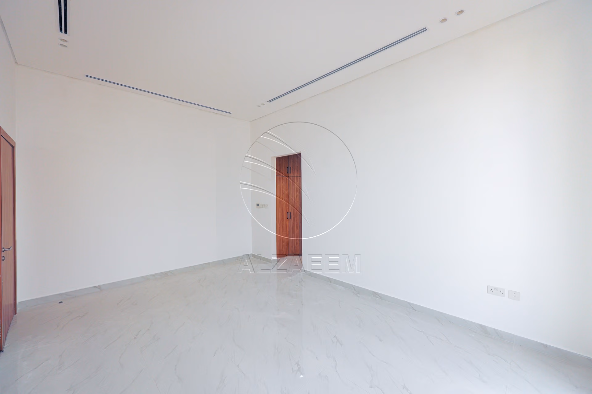 Corner | High Quality Finishing| High Ceiling