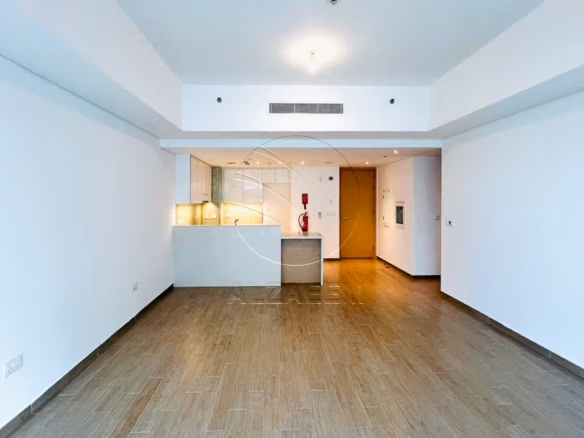VACANT | High Floor | Partial Sea and Golf view