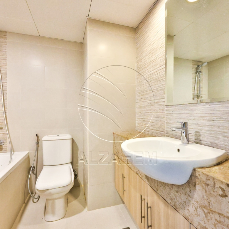HOT DEAL! Corner Unit – Partial Sea View | Parking