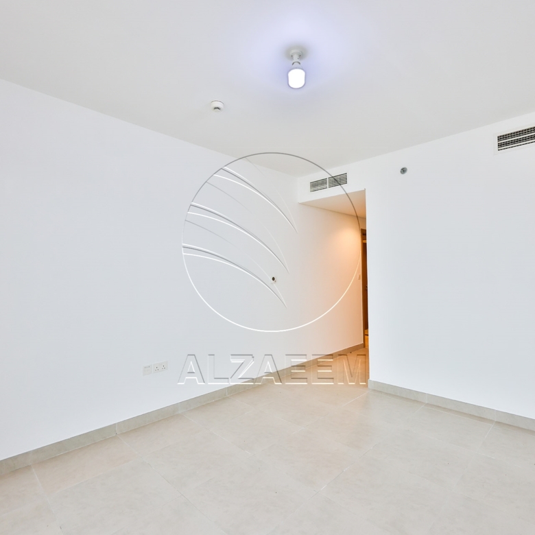 HOT DEAL! Corner Unit – Partial Sea View | Parking