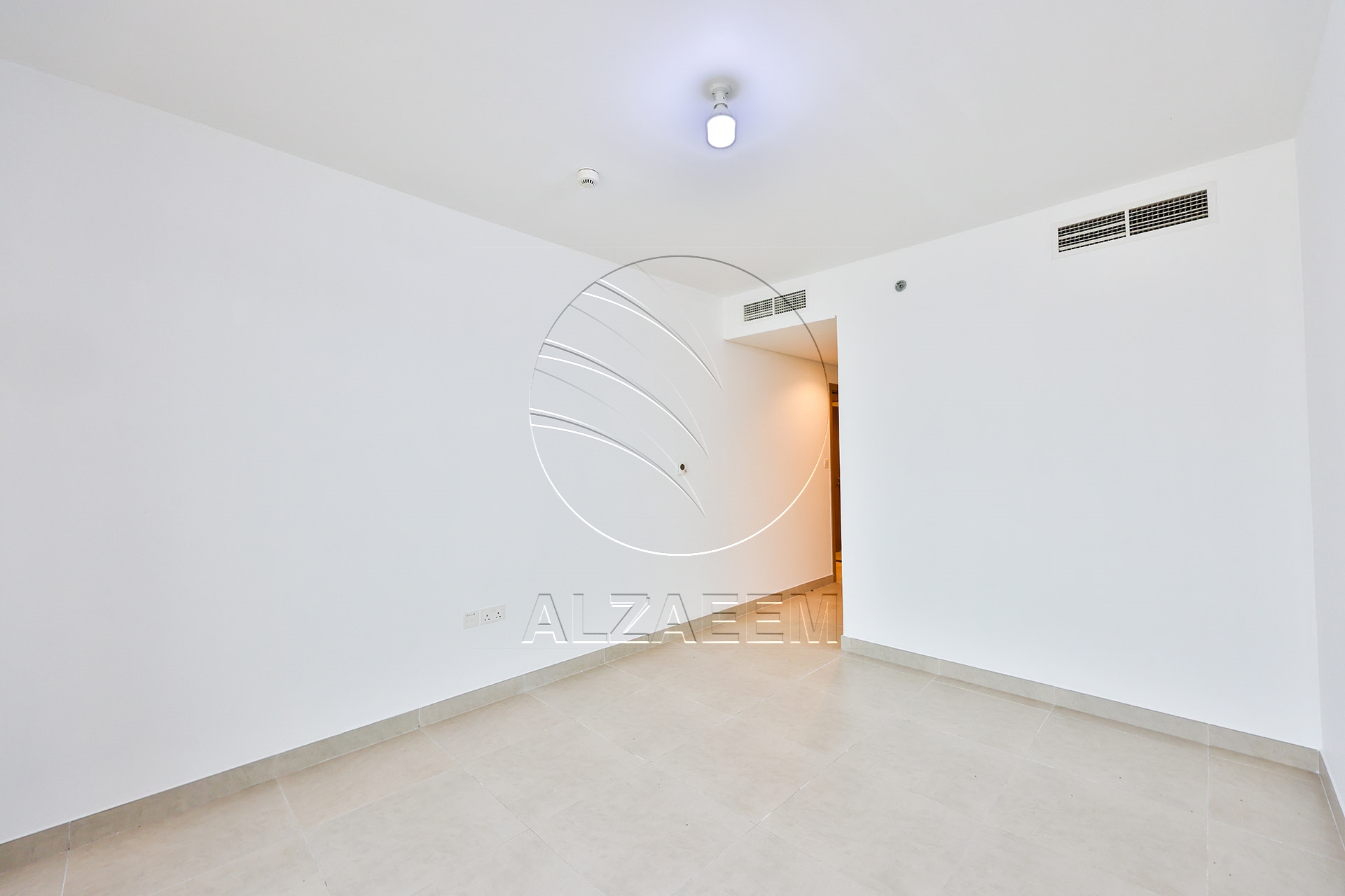 HOT DEAL! Corner Unit – Partial Sea View | Parking