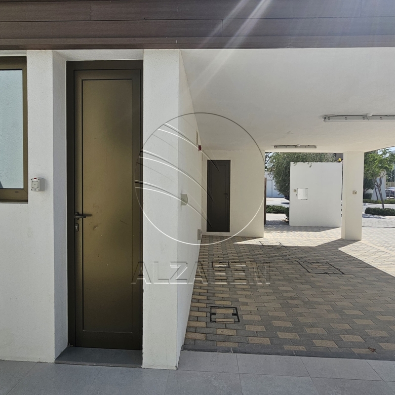 Stunning Location | 4BR+M+D | Vacant Soon!