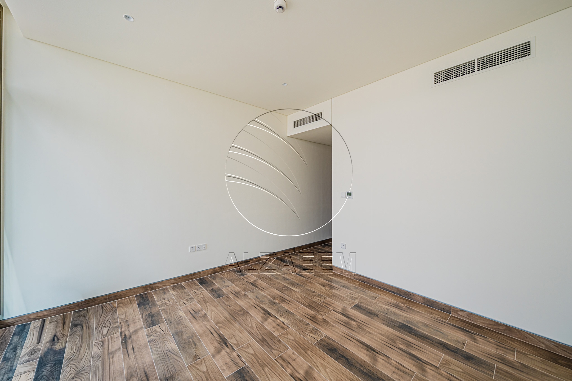 VACANT Exclusive V-5 SELECT | Partial Sea View