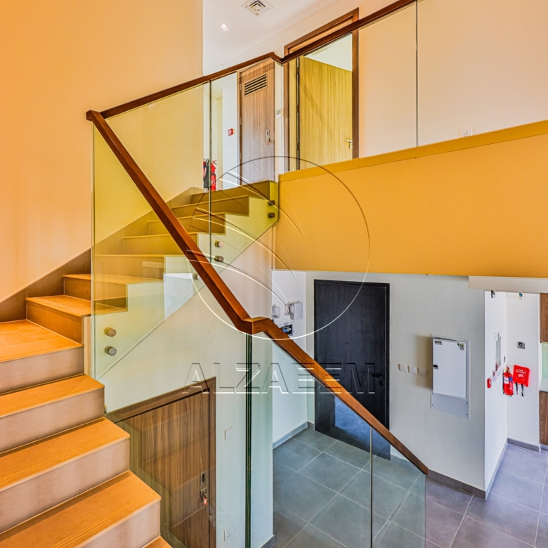 HOT! Single Row – Mid Unit | VACANT