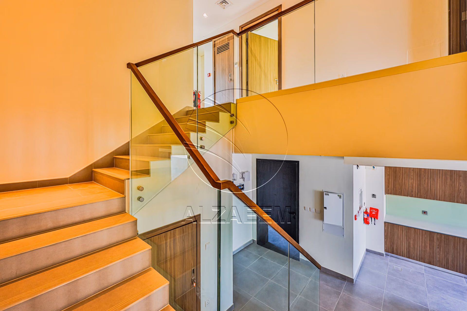 √ HOT! Single Row – Mid Unit | VACANT √