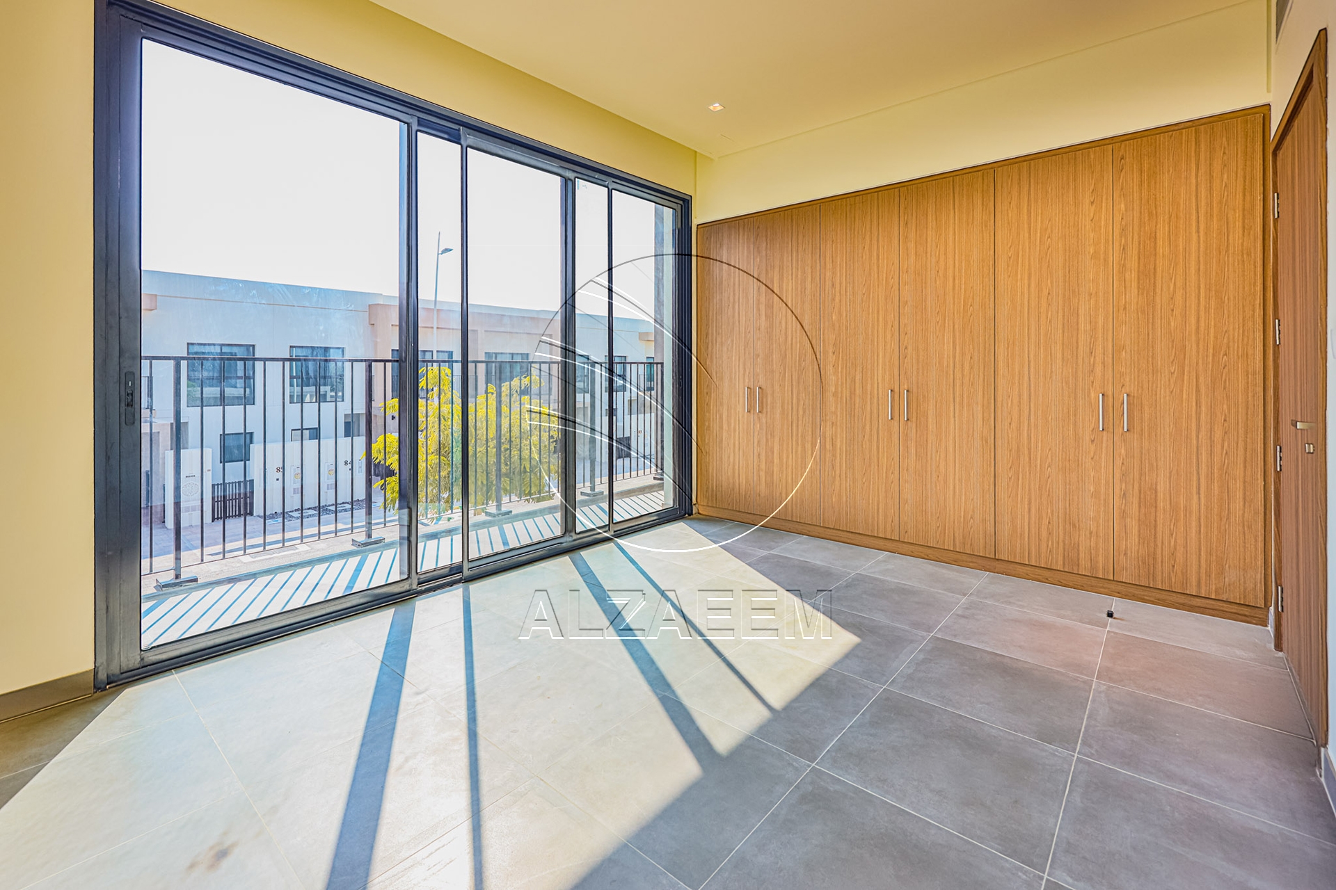 HOT! Single Row – Mid Unit | VACANT